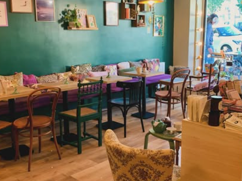 Photo 1 — Le Café Lire