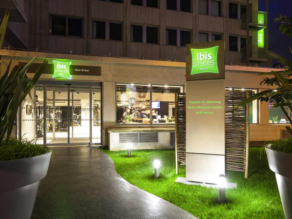 Hotel Ibis 16 Co