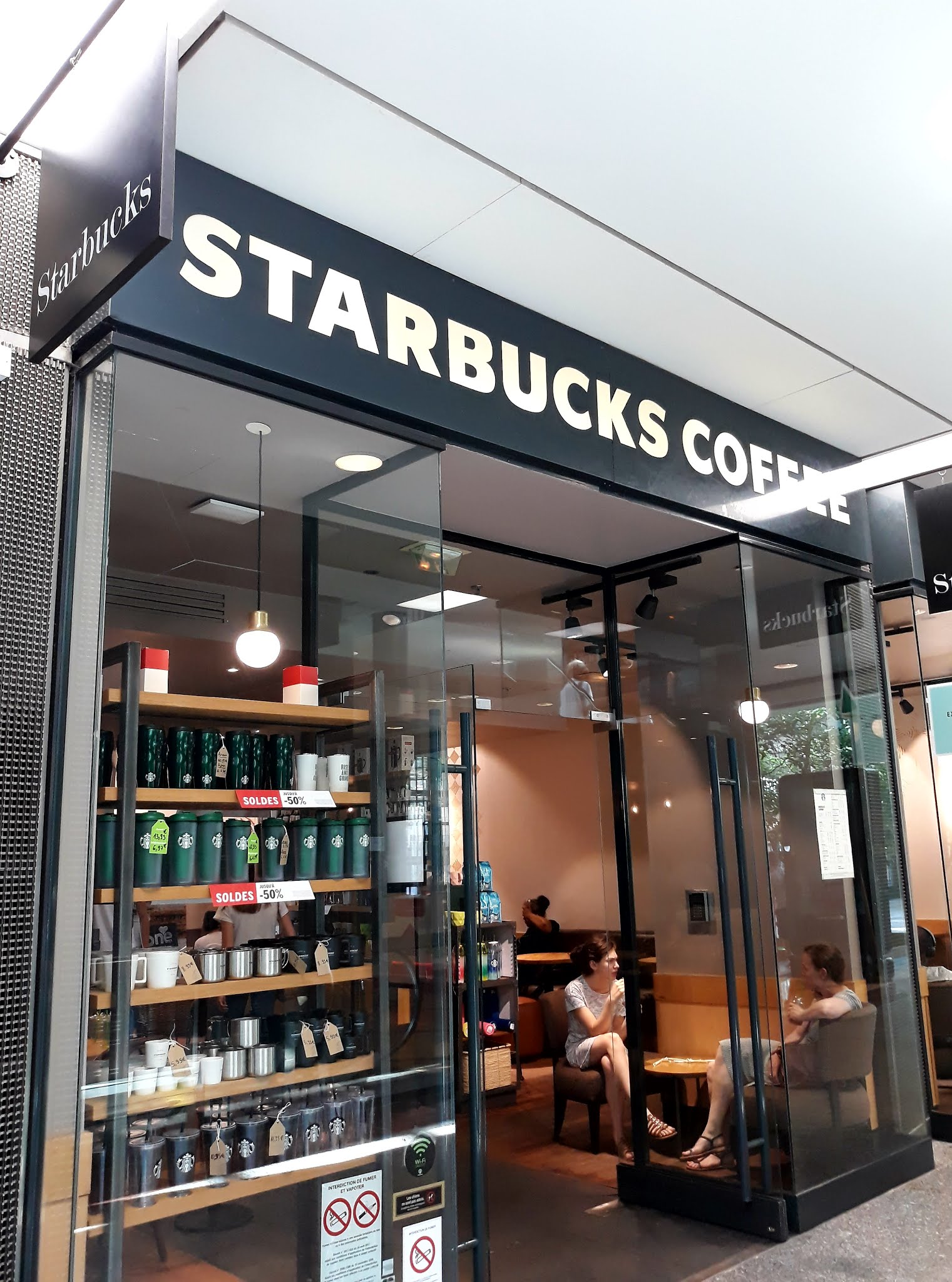 Starbucks Les Passages