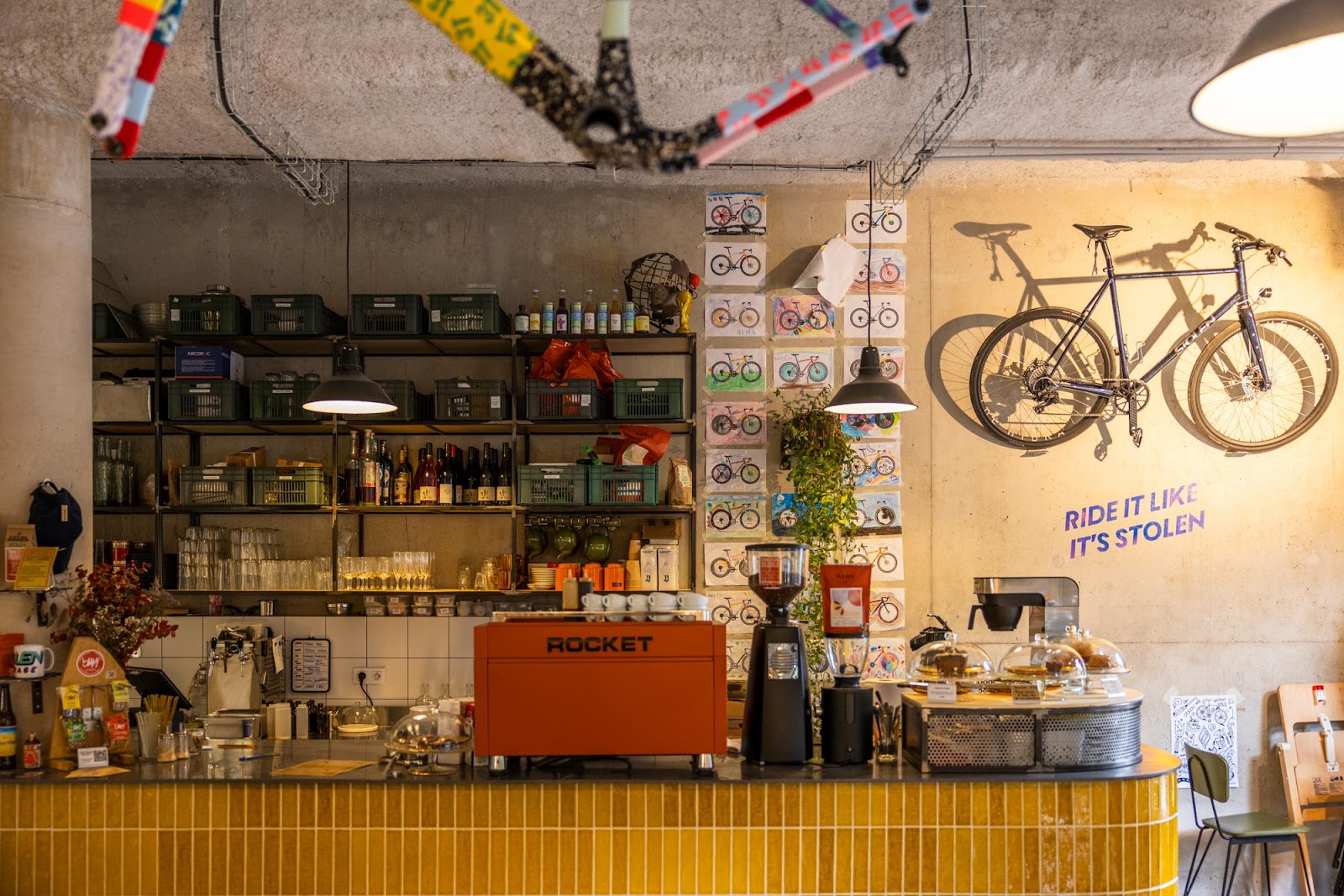 STOLEN GARAGE - CAFÉ VÉLO