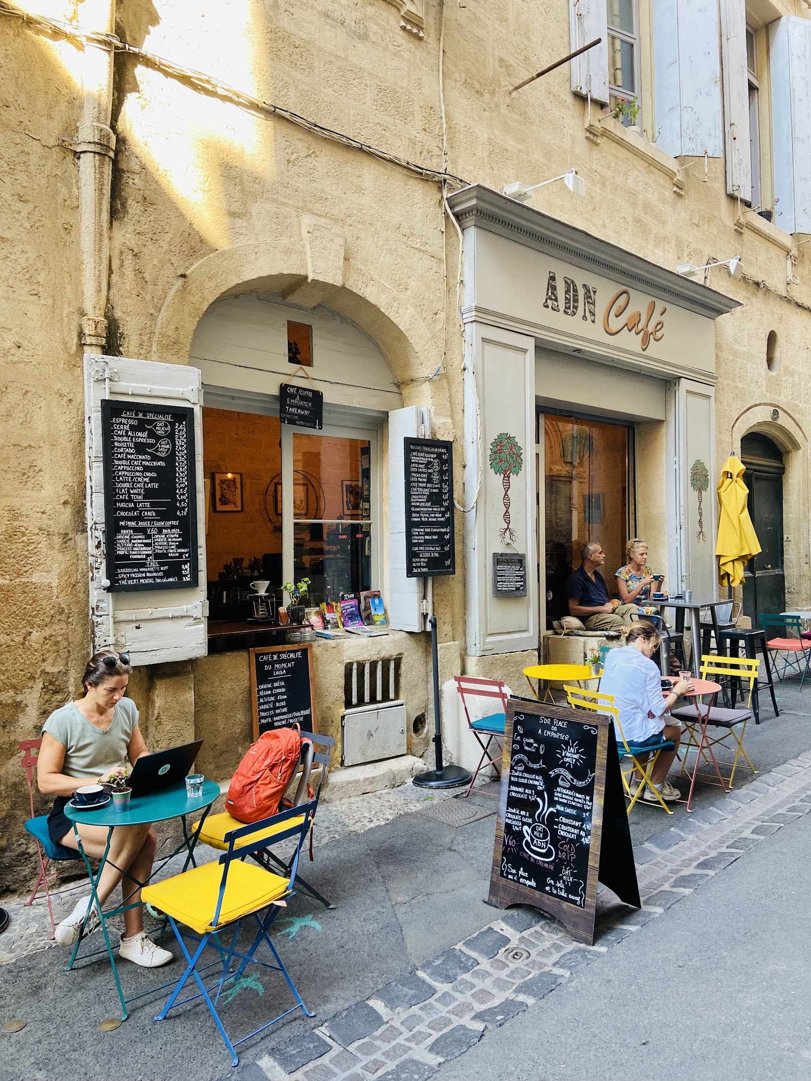 ADN Café