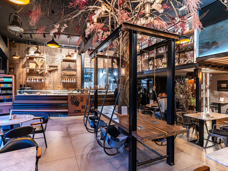 Baiman's café
