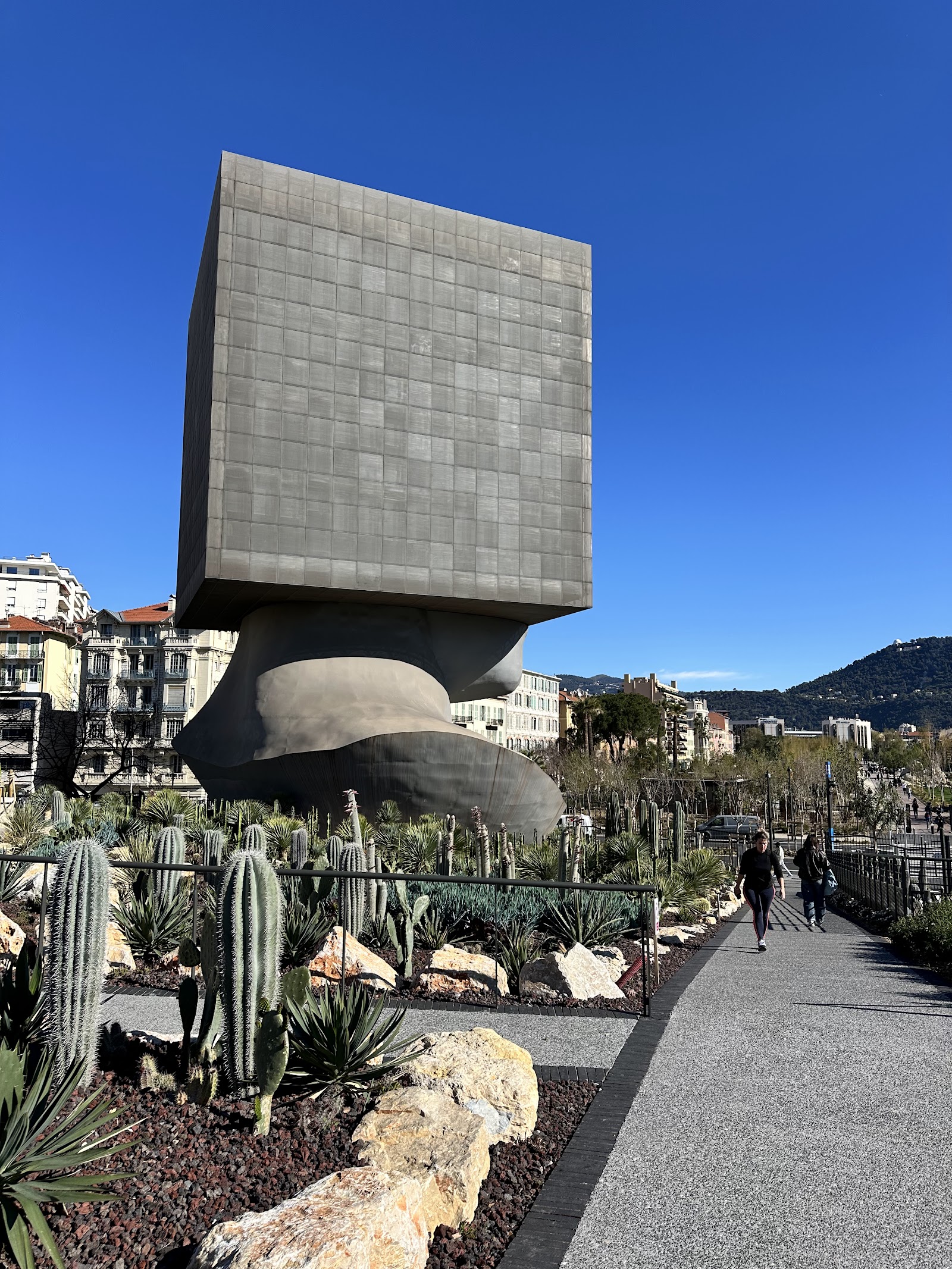 La Bibliothèque Louis Nucéra