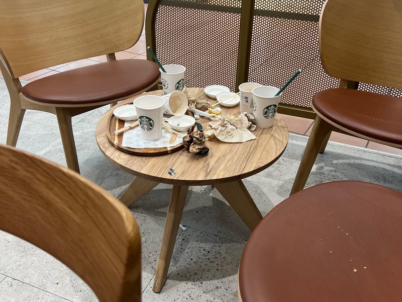 Starbucks Nîmes