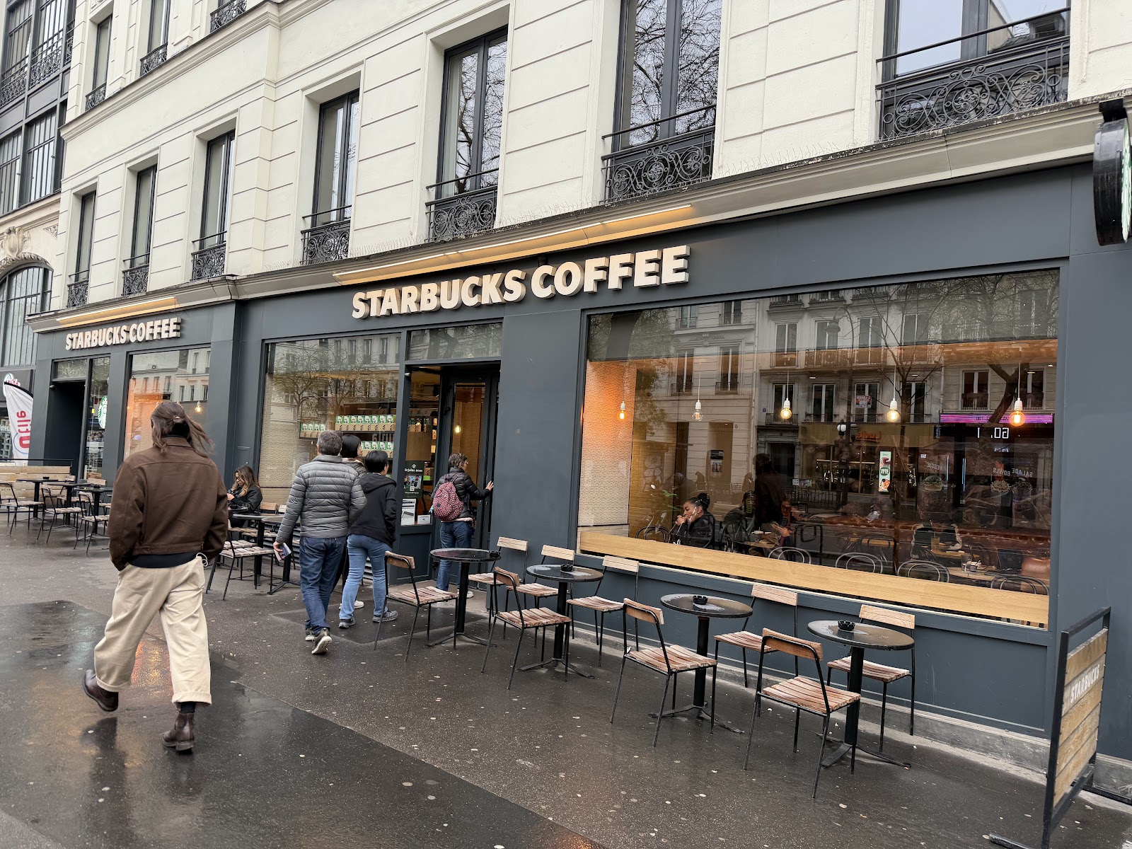 Starbucks Poissonnière