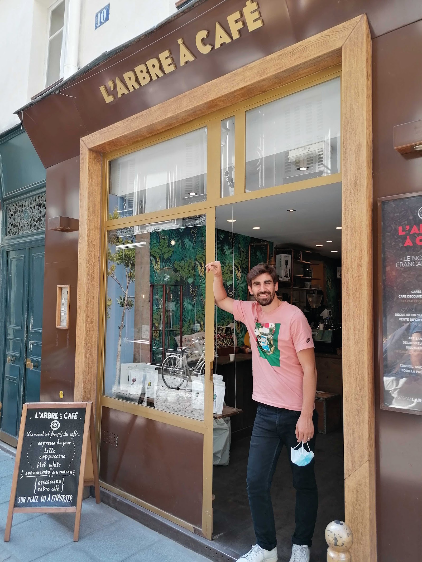 NewTree Café