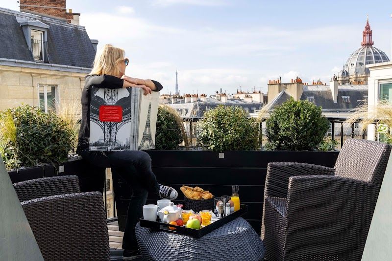 Photo 1 — Hôtel Le 12