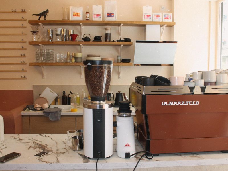 Photo 1 — Automne café