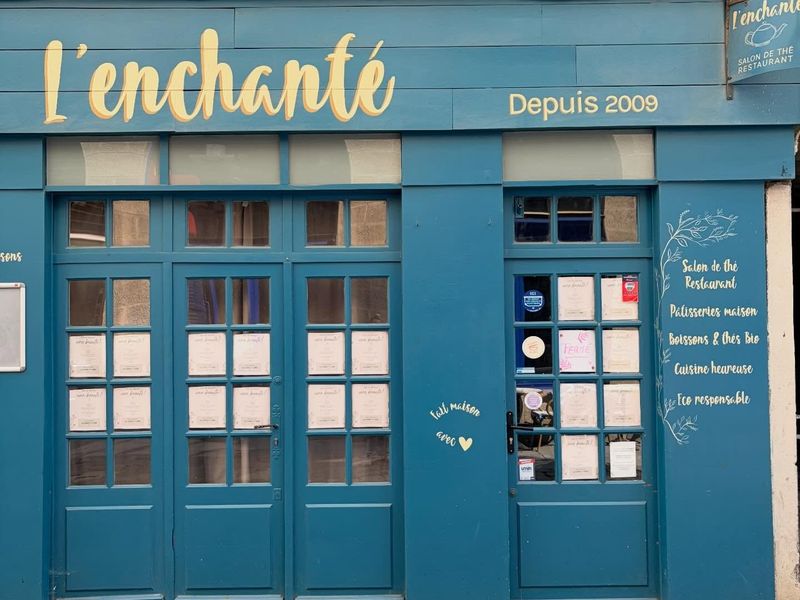 Photo 1 — L'enchanté