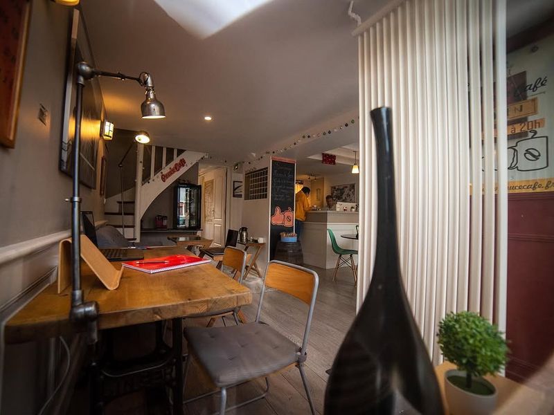 Photo 1 — Pouce Café